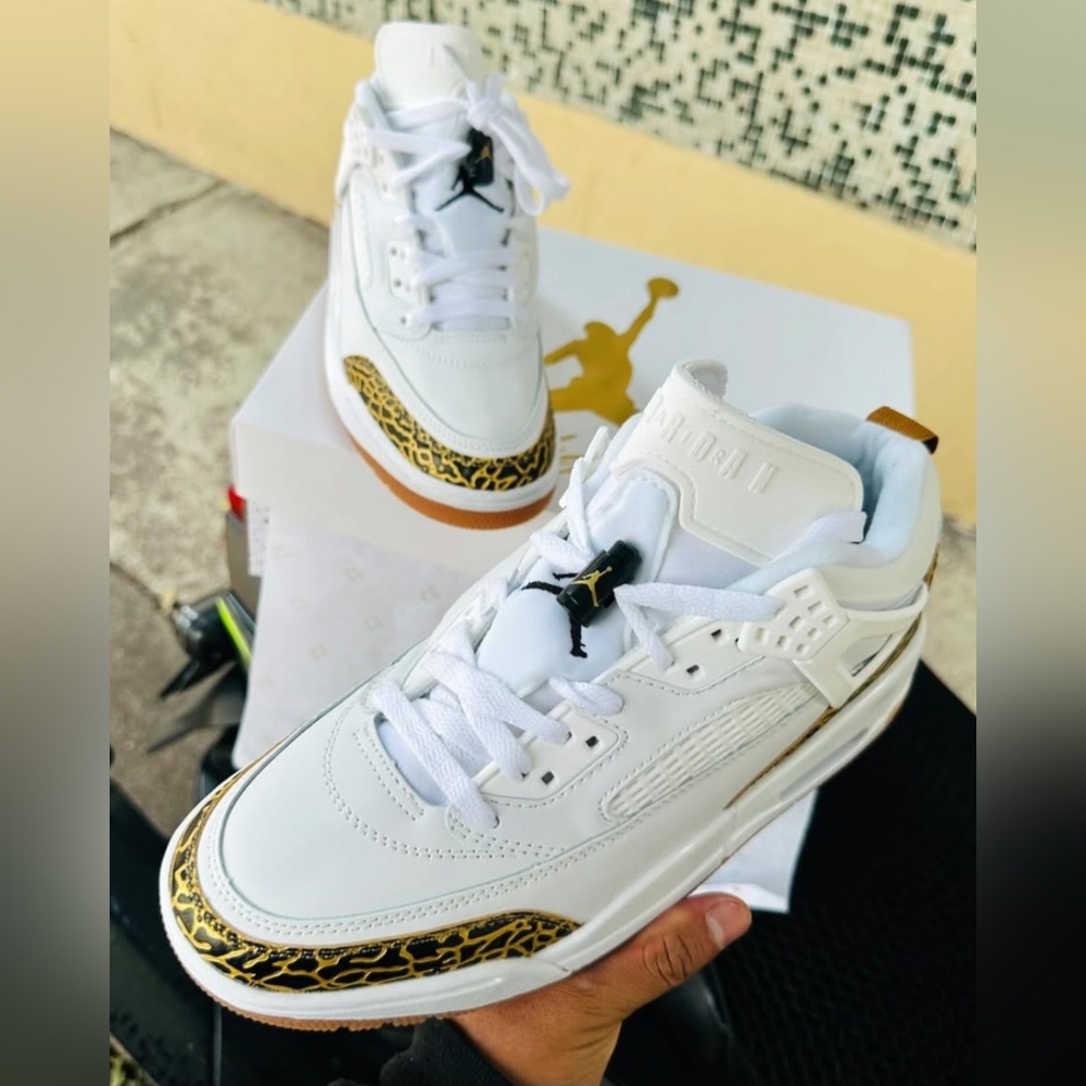 AIR JORDAN SPIZIKE GOLD CEMENT WOMEN'S US SIZE 7.5 BRAND NEW IN BOX
